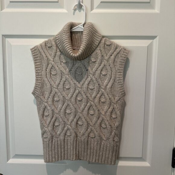 Jules Sweaters - Women’s Sincerely Jules Cableknit Sleeveless Turtleneck Sweater Beige Small